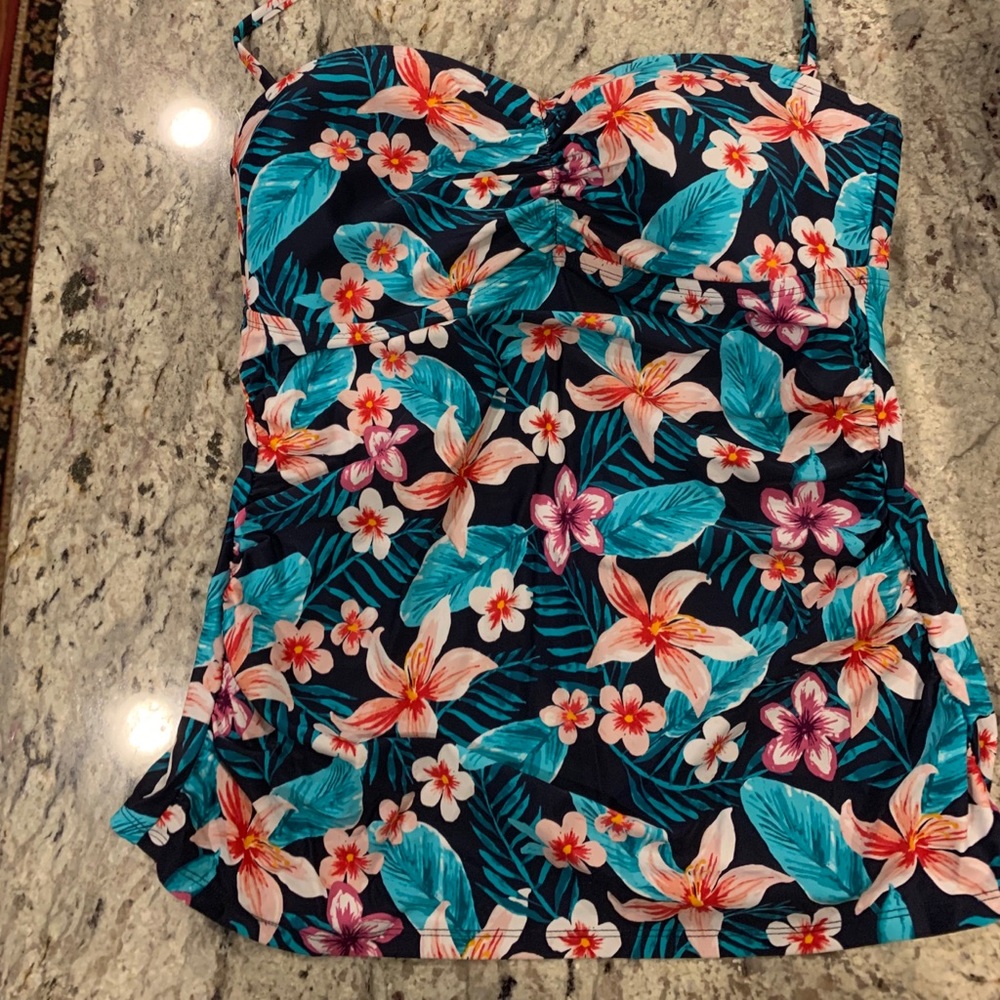 Floral Tankini bath suite top.